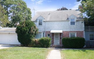 20 Ingraham Ln, Hempstead, NY 11550