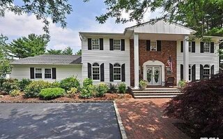 20 Louis Dr, Melville, NY 11747