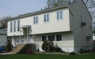20 Prospect St, Freeport, NY 11520