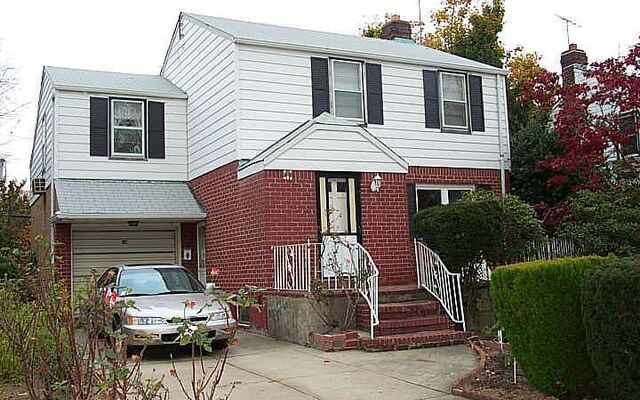 20 Roy St, Elmont, NY 11003