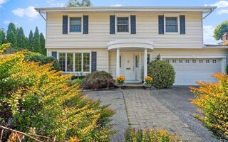 20 Sagamore Way S, Jericho, NY 11753