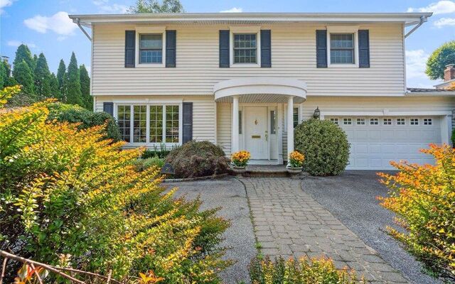 20 Sagamore Way S, Jericho, NY 11753 (House View)
