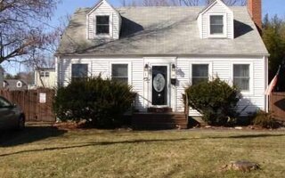 20 Saint Joseph Ave, Ronkonkoma, NY 11779