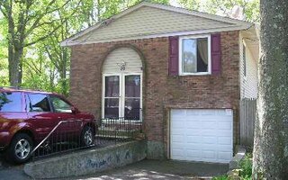 20 Station Ave, Patchogue, NY 11772