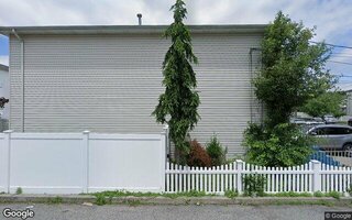200 Maple Pkwy, Staten Island, NY 10303