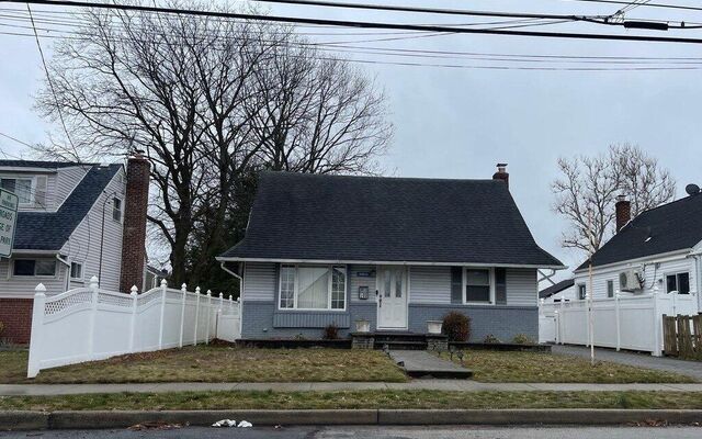 200 Raff Ave, Elmont, NY 11003 (House View)