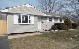 2003 Knickerbocker Ave, Medford, NY 11763