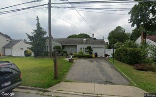202 Hamilton Ave, Massapequa, NY 11758