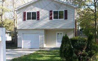 202 Shinnecock Ave, Mastic, NY 11950