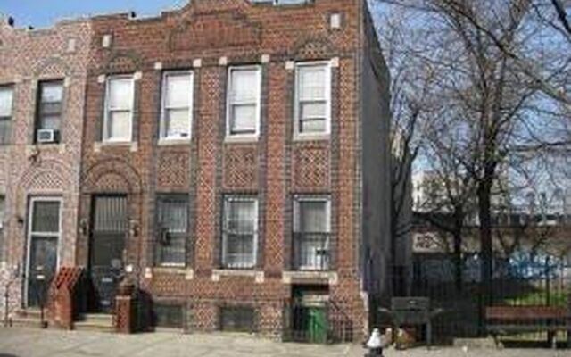 202 Tapscott St, Brooklyn, NY 11212