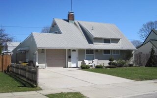 203 Acre Ln, Hicksville, NY 11801