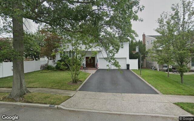 2039 Ellen Dr, Merrick, NY 11566