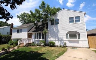 204 Bayside Ave, Oceanside, NY 11572