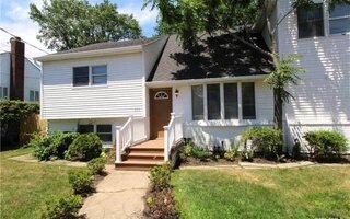 204 Bayside Ave, Oceanside, NY 11572