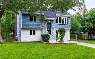 204 Grove St, Port Jefferson Station, NY 11776