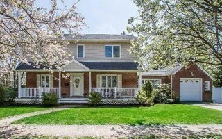 204 Margaret Blvd, Merrick, NY 11566