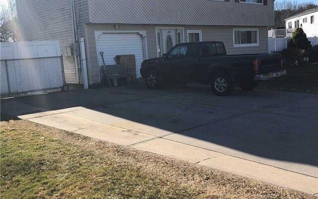 204 Studley St, Brentwood, NY 11717