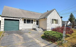 207 August Rd, North Babylon, NY 11703