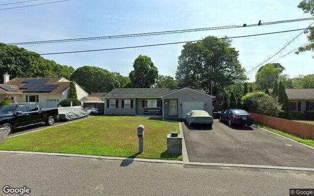 207 Concord Rd, Shirley, NY 11967