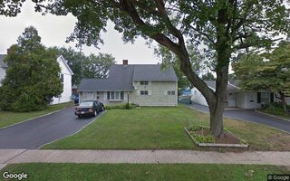 207 Elm Dr E, Levittown, NY 11756