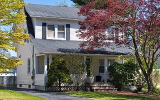 208 Pennsylvania Ave, Freeport, NY 11520