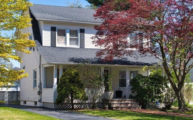 208 Pennsylvania Ave, Freeport, NY 11520 (Porch)