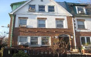 21-50 24th St, Astoria, NY 11105