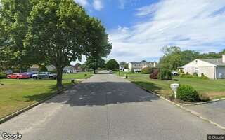 21 Blueberry Ln, East Patchogue, NY 11772