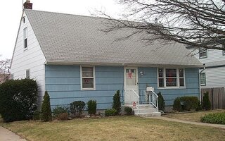 21 Albert St, Hicksville, NY 11801