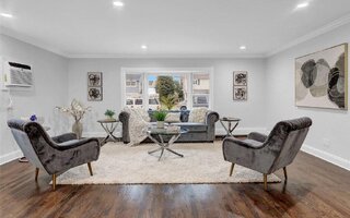 21 Cedar Dr, Massapequa, NY 11758
