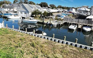 21 Delta Rd, Massapequa, NY 11758