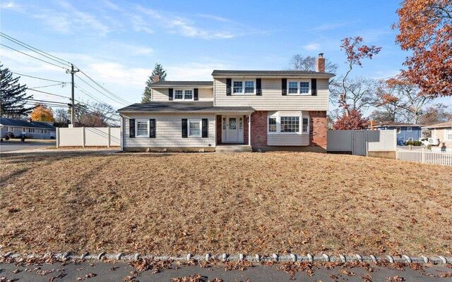 21 Genoa St, West Babylon, NY 11704 (Complete)