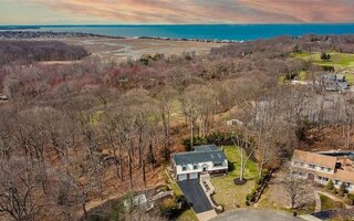 21 Green Knoll Ct, Northport, NY 11768