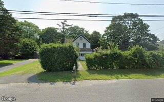 21 Lake Ave, Center Moriches, NY 11934