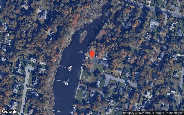 21 Maple Dr, East Patchogue, NY 11772