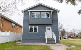 21 Nassau Pkwy, Hempstead, NY 11550