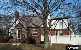 21 Park Ave, Massapequa, NY 11758