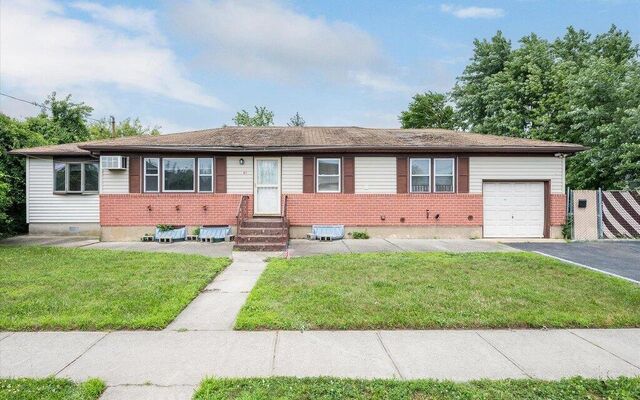 21 Silver St, West Babylon, NY 11704 (Yard)