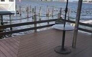 21 Van Brunt Rd, Broad Channel, NY 11693