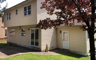 211 Kinghorn St, Staten Island, NY 10312