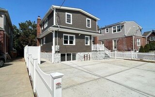 211 Sunnyside Rd, Oceanside, NY 11572