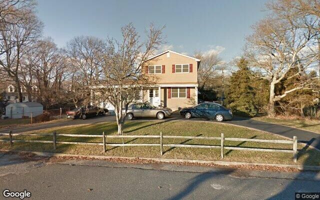 211 Woodland Dr, East Islip, NY 11730