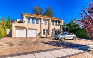 2110 Vine Dr, Merrick, NY 11566