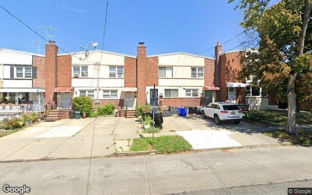 21119 48th Ave, Oakland Gardens, NY 11364