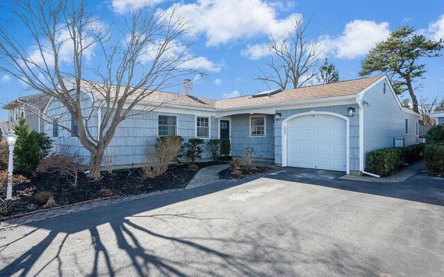 212 Blue Point Rd W, Holtsville, NY 11742 (House View)