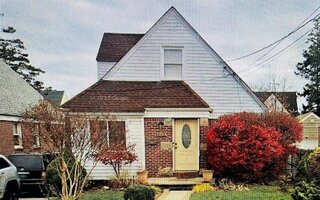 212 Brown Ave, Hempstead, NY 11550