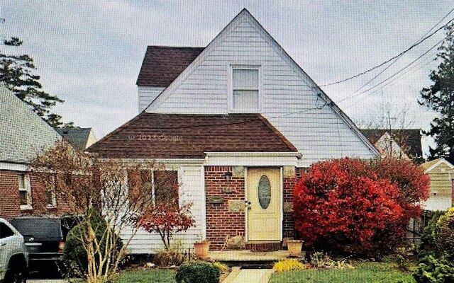 212 Brown Ave, Hempstead, NY 11550 (Yard)