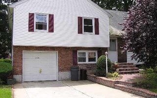 2126 3rd Ave, Merrick, NY 11566