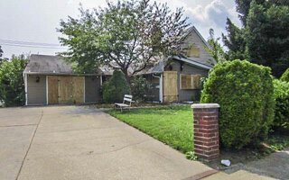 214 Spindle Rd, Hicksville, NY 11801