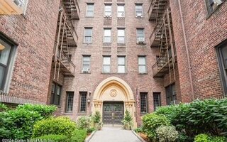 215 Hart Blvd #3J, Staten Island, NY 10301